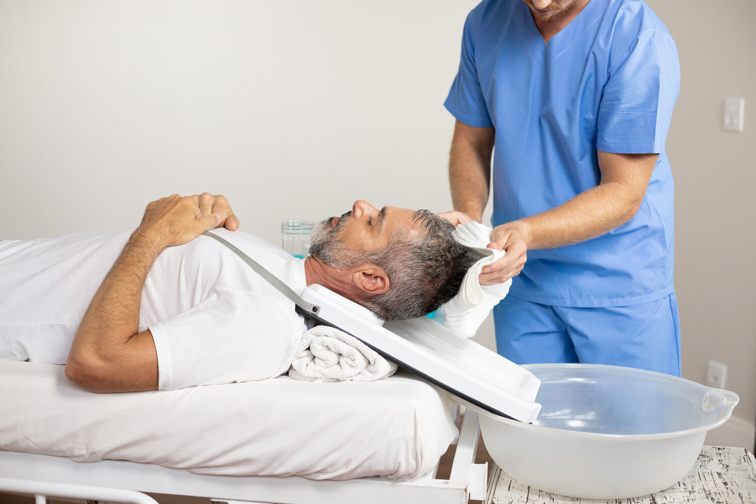 Apoio para Lavar a Cabeça no Leito - Imagem 4